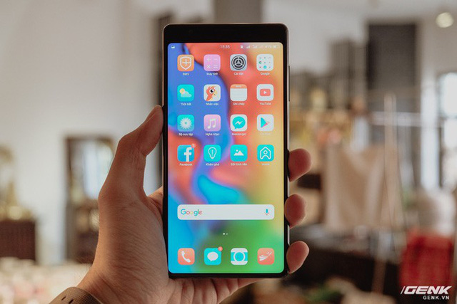 Trên tay & đánh giá nhanh Bphone 3 giá từ 6.99 triệu: Cuối cùng, người Việt đã có một chiếc smartphone đáng để tự hào - Ảnh 1. Trên tay & đánh giá nhanh Bphone 3 giá từ 6.99 triệu: Cuối cùng, người Việt đã có một chiếc smartphone đáng để tự hào - Ảnh 1.