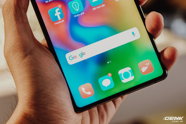 Trên tay & đánh giá nhanh Bphone 3 giá từ 6.99 triệu: Cuối cùng, người Việt đã có một chiếc smartphone đáng để tự hào - Ảnh 2. Trên tay & đánh giá nhanh Bphone 3 giá từ 6.99 triệu: Cuối cùng, người Việt đã có một chiếc smartphone đáng để tự hào - Ảnh 2.