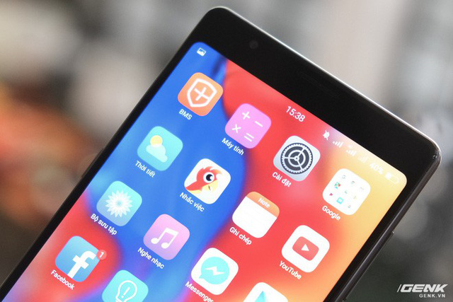 Trên tay & đánh giá nhanh Bphone 3 giá từ 6.99 triệu: Cuối cùng, người Việt đã có một chiếc smartphone đáng để tự hào - Ảnh 4. Trên tay & đánh giá nhanh Bphone 3 giá từ 6.99 triệu: Cuối cùng, người Việt đã có một chiếc smartphone đáng để tự hào - Ảnh 4.