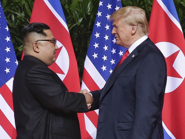 Tổng thống Trump đề nghị gặp ông Kim Jong-un tại Việt Nam vào giữa tháng 2 - Ảnh 1. Tổng thống Trump đề nghị gặp ông Kim Jong-un tại Việt Nam vào giữa tháng 2 - Ảnh 1.