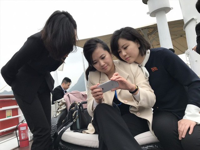 Nữ ca sĩ nổi tiếng Triều Tiên tháp tùng Chủ tịch Kim Jong Un tới Việt Nam quyền lực cỡ nào? - Ảnh 3. Nữ ca sĩ nổi tiếng Triều Tiên tháp tùng Chủ tịch Kim Jong Un tới Việt Nam quyền lực cỡ nào? - Ảnh 3.