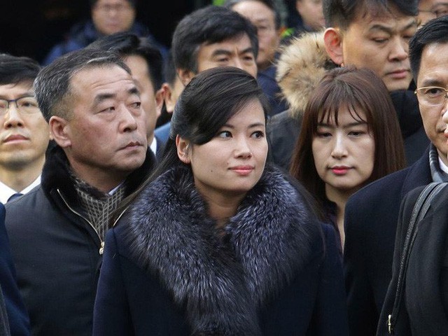 Nữ ca sĩ nổi tiếng Triều Tiên tháp tùng Chủ tịch Kim Jong Un tới Việt Nam quyền lực cỡ nào? - Ảnh 5. Nữ ca sĩ nổi tiếng Triều Tiên tháp tùng Chủ tịch Kim Jong Un tới Việt Nam quyền lực cỡ nào? - Ảnh 5.