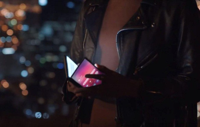 Apple và LG chơi kiểu ăn chắc mặc bền, không ra smartphone màn gập trong năm nay để học hỏi từ sai lầm của Samsung - Ảnh 1. Apple và LG chơi kiểu ăn chắc mặc bền, không ra smartphone màn gập trong năm nay để học hỏi từ sai lầm của Samsung - Ảnh 1.