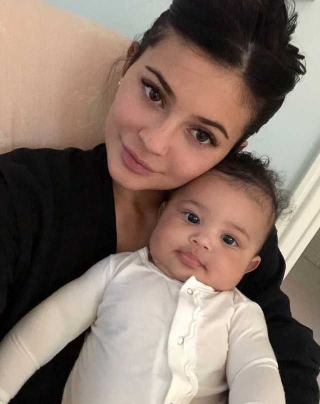 Kylie Jenner, em gái cô Kim siêu vòng 3, nữ tỷ phú tự thân trẻ nhất mọi thời đại của Forbes: Năm 30 tuổi tôi muốn có gia đình nhỏ, cùng về quê nuôi gà - Ảnh 1. Kylie Jenner, em gái cô Kim siêu vòng 3, nữ tỷ phú tự thân trẻ nhất mọi thời đại của Forbes: Năm 30 tuổi tôi muốn có gia đình nhỏ, cùng về quê nuôi gà - Ảnh 1.