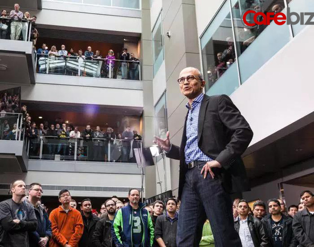 Satya Nadella, thuyền trưởng hồi sinh con tàu Microsoft: Thay đổi hướng đi của con tàu chỉ có thể thực hiện được bằng cách thay đổi văn hóa từ bên trong - Ảnh 4. Satya Nadella, thuyền trưởng hồi sinh con tàu Microsoft: Thay đổi hướng đi của con tàu chỉ có thể thực hiện được bằng cách thay đổi văn hóa từ bên trong - Ảnh 4.