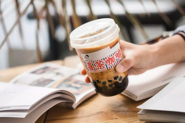 Chàng trai 27 tuổi lọt top Forbes Under 30 nhờ khiến giới trẻ ‘phát cuồng’ vì kem cheese, từ trà sữa đến cà phê đều phải có thứ topping ‘thần thánh’ này - Ảnh 2. Chàng trai 27 tuổi lọt top Forbes Under 30 nhờ khiến giới trẻ ‘phát cuồng’ vì kem cheese, từ trà sữa đến cà phê đều phải có thứ topping ‘thần thánh’ này - Ảnh 2.