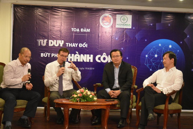 Chủ tịch Unigroup: Mỗi ngày có thể dành thời gian đi nhậu, đi chơi nhưng nhất định phải dành ít nhất 1 tiếng để tư duy, nếu không sẽ rất phí phạm thời gian trong cuộc đời - Ảnh 2. Chủ tịch Unigroup: Mỗi ngày có thể dành thời gian đi nhậu, đi chơi nhưng nhất định phải dành ít nhất 1 tiếng để tư duy, nếu không sẽ rất phí phạm thời gian trong cuộc đời - Ảnh 2.