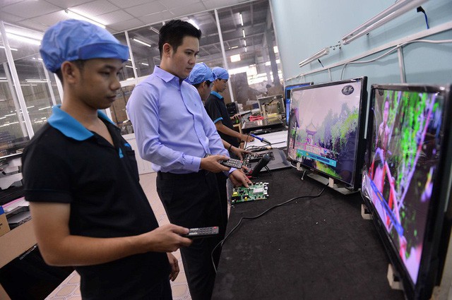 Chân dung cá mập mới toanh tham dự Shark Tank mùa 3: Bỏ học đại học, bôn ba áp tải hàng từ Móng Cái tới ông chủ hãng tivi “made in Vietnam” - Ảnh 1. Chân dung cá mập mới toanh tham dự Shark Tank mùa 3: Bỏ học đại học, bôn ba áp tải hàng từ Móng Cái tới ông chủ hãng tivi “made in Vietnam” - Ảnh 1.