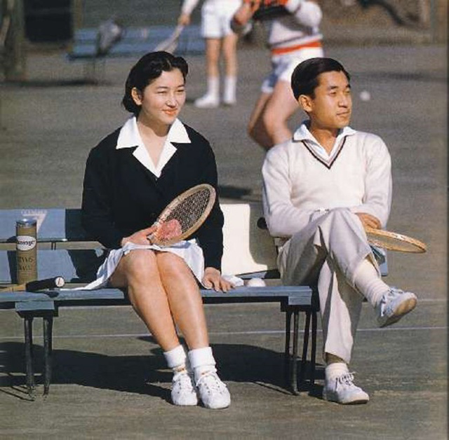 Con đường trở thành “mẫu nghi thiên hạ” của Hoàng hậu Nhật Bản Michiko và con dâu Masako: Chứa đầy máu và nước mắt cùng góc khuất đáng sợ ít ai biết - Ảnh 1. Con đường trở thành “mẫu nghi thiên hạ” của Hoàng hậu Nhật Bản Michiko và con dâu Masako: Chứa đầy máu và nước mắt cùng góc khuất đáng sợ ít ai biết - Ảnh 1.