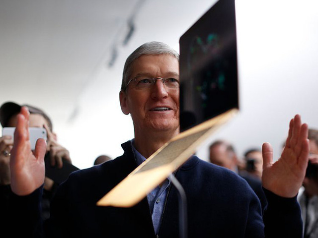 Điều hành công ty nghìn tỷ USD, Tim Cook cho rằng tiền bạc không tạo động lực cho mình, vẫn mua đồ lót giảm giá và muốn quyên góp hết tiền bạc sau khi trả học phí cho cháu trai - Ảnh 14. Điều hành công ty nghìn tỷ USD, Tim Cook cho rằng tiền bạc không tạo động lực cho mình, vẫn mua đồ lót giảm giá và muốn quyên góp hết tiền bạc sau khi trả học phí cho cháu trai - Ảnh 14.