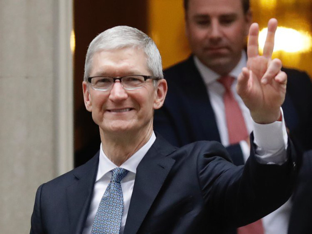 Điều hành công ty nghìn tỷ USD, Tim Cook cho rằng tiền bạc không tạo động lực cho mình, vẫn mua đồ lót giảm giá và muốn quyên góp hết tiền bạc sau khi trả học phí cho cháu trai - Ảnh 10. Điều hành công ty nghìn tỷ USD, Tim Cook cho rằng tiền bạc không tạo động lực cho mình, vẫn mua đồ lót giảm giá và muốn quyên góp hết tiền bạc sau khi trả học phí cho cháu trai - Ảnh 10.